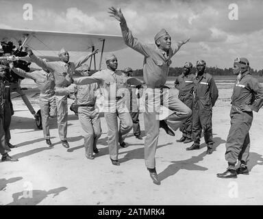 Kadetten in der Ausbildung für das US Army Air Corps, das später zu den berühmten Tuskegee Airmen, 1941, werden sollte Stockfoto