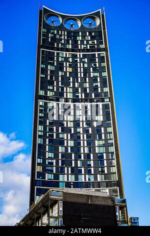 Strata SE1 43-stöckiger Wohnturm in Elephant & Castle South London. Abgeschlossen 2010. Architekten BFLS. Stockfoto