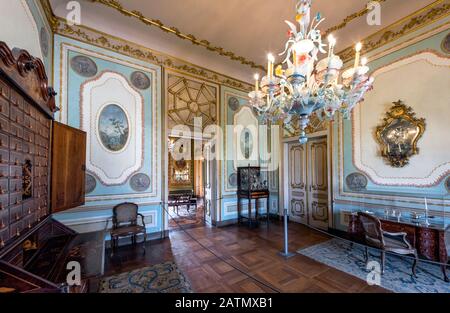 Beeindruckendes Interieur des nationalen Königspalastes von Queluz, Portugal Stockfoto