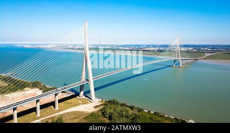 Die Pont de Normandie, eine Straßenbrücke über die seine Rive Stockfoto