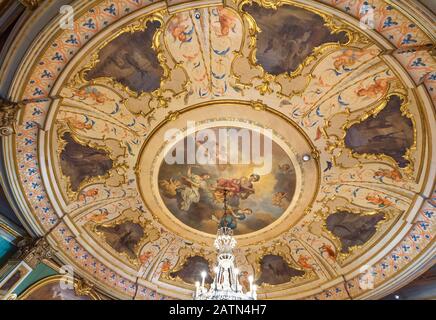 Beeindruckendes Interieur des nationalen Königspalastes von Queluz, Portugal Stockfoto