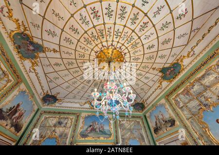 Beeindruckendes Interieur des nationalen Königspalastes von Queluz, Portugal Stockfoto