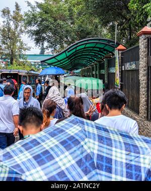 Baguio City, Philippinen - 20. Dezember 2019: Menschen in Baguio City Stockfoto