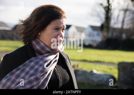 Die für Sinn Fein führende Mary Lou McDonald geht bei irischen Wahl-Umfragen voran Stockfoto