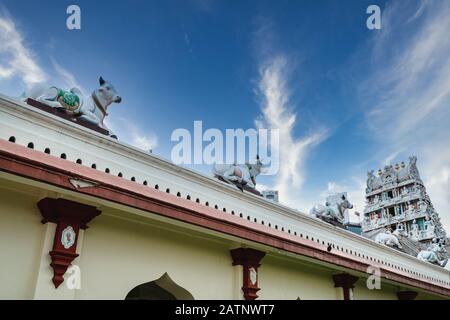 Singapur. Januar 2020. Der Innenhof des Sri Mariamman Tempels Stockfoto