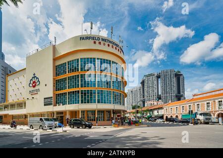 Singapur. Januar 2020. Das Fassadengebäude der Fairfield Methodist Church Stockfoto