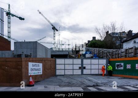 Das neue Krankenhaus der National Childrens in der James Street, dublin, befindet sich im Bau. Stockfoto