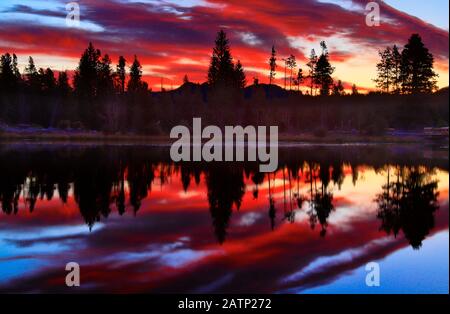 Sunrise, Sprague See, Sprague Lake Trail, Rocky Mountain National Park, Estes, Colorado, USA Stockfoto