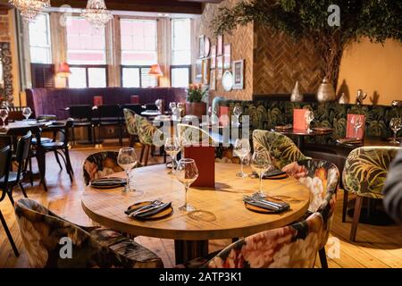 Ein großer Schuss von einem Essen- und Getränkebetrieb in Newcastle-upon-Tyne. Stockfoto