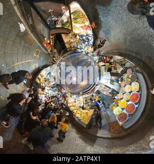 Rund-Panorama: Impressionen: Mahane Yehuda Markt, Jerusalem, Israel (nur für redigationelle Verendung. Keine Werbung. Referenzdatenbank: HTTP Stockfoto