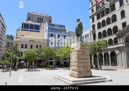 Jan Hendrik Hofmeyr-Statue und Kirchenplatz, Parliament Street, CBD, Kapstadt, Table Bay, Western Cape Province, Südafrika, Afrika Stockfoto