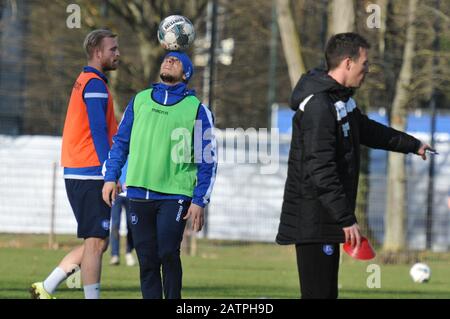 Der KSC trainiert mit Christian Eichner Karlsruher SC die zweite Liga Stockfoto