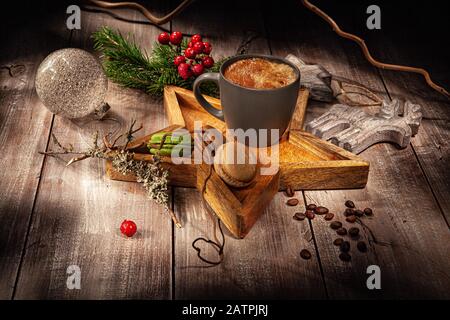 Stillleben mit Neujahressoires auf Studiohintergrund, Russland Stockfoto