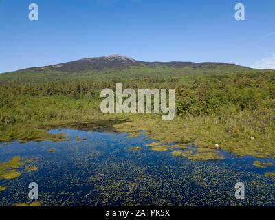 Mount Monadnock and Perkins Pond, Jaffrey, New Hampshire, USA Stockfoto