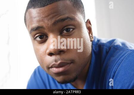 Porträt eines jungen Mannes. Stockfoto