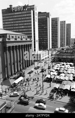 Das Stockholmer Konzerthaus Konserthuset am Hötorget-Platz in Stockholm, Schweden, 1969. Das Stockholmer Konzertsaal Konserthuset auf dem Hoetorget-Platz in Stockholm, Schweden, 1969. Stockfoto