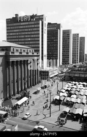 Das Stockholmer Konzerthaus Konserthuset am Hötorget-Platz in Stockholm, Schweden, 1969. Das Stockholmer Konzertsaal Konserthuset auf dem Hoetorget-Platz in Stockholm, Schweden, 1969. Stockfoto