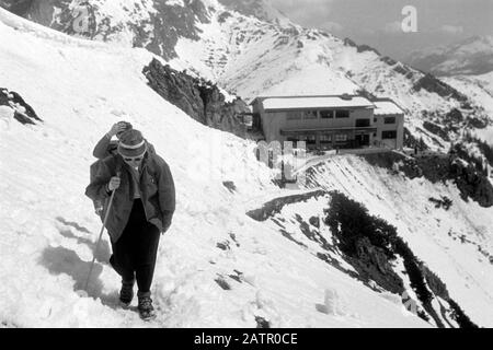 Die Bergstation des Jenner. Nicht auf die Berchtesgadener Alpen, 1957. Jenner Top-Station. Blick auf die Berchtesgadener Alpen, 1957. Stockfoto