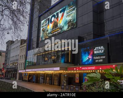 Das Odeon-Kino auf dem Londoner Leicester Square zeigt den Film 1917 Stockfoto
