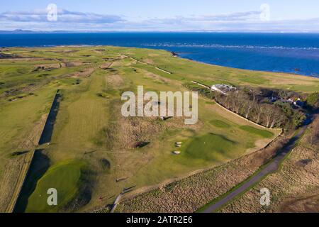 Luftbild der Golfplätze Kilspindie und Craigielaw in Aberlady, East Lothian, Schottland, Großbritannien Stockfoto