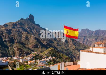 Weving Spanish Flag in Tejeda Gran Canaria Spanien Stockfoto