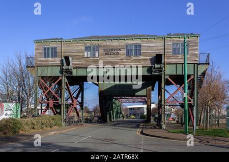 Egerton Bridge, Beispiel für eine Scherzer Rollbrücke, Egerton Wharf, Birkenhead Stockfoto