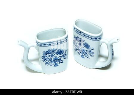 Die traditionelle Kanne zum Trinken des Mineralwassers in Heilbäder. Stockfoto