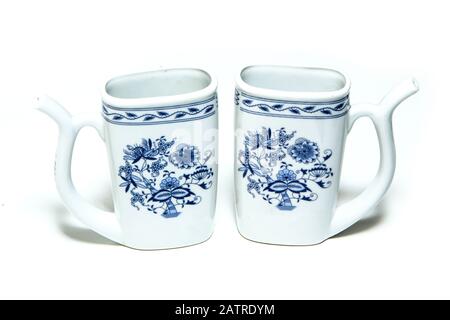 Die traditionelle Kanne zum Trinken des Mineralwassers in Heilbäder. Stockfoto