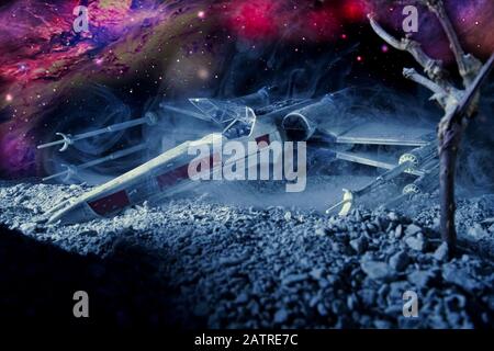 Montreal, Quebec, Kanada, Februar 4.2020.Diorama von einem abgestürzten Star Wars X-Wing Kämpfer..Montreal, Quebec, Kanada.Credit:Mario Beauregard/Alamy News Stockfoto