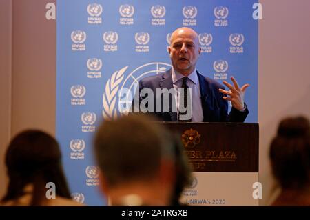 (200204) -- BEIRUT, 4. Februar 2020 (Xinhua) -- Claudio Cordone, Direktor des Hilfswerks der Vereinten Nationen (UNRWA) im Libanon, spricht auf einer Pressekonferenz in Beirut, Libanon, am 4. Februar 2020. Das Hilfswerk der Vereinten Nationen (UNRWA) hat am Dienstag seinen Finanzierungsaufruf für 2020 gestartet, berichtete die Nationale Nachrichtenagentur. (Foto von Bilal Jawich/Xinhua) Stockfoto