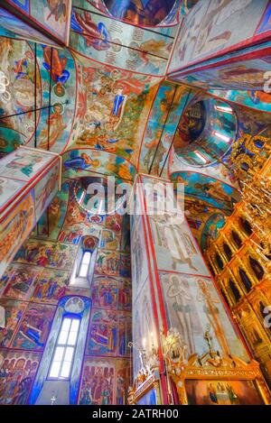 Fresken, Kathedrale der Heiligen Dormition, Dreifaltigkeit Sergius Lavra Kloster Komplex; Sergiev Posad, Moskauer Gebiet, Russland Stockfoto