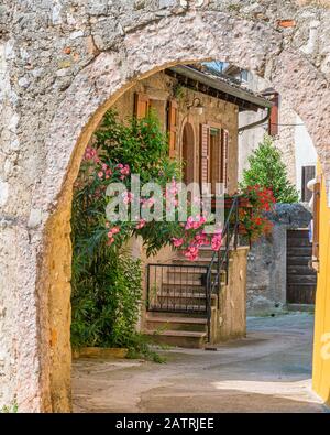 Malcesine, schöne kleine Stadt am Gardasee. Venetien, Provinz Verona, Italien. Stockfoto