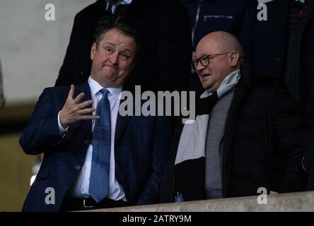 Oxford, Großbritannien. Februar 2020. Newcastle United-Besitzer Mike Ashley beim 4. Rückspielspiel des FA Cup zwischen Oxford United und Newcastle United im Kassam Stadium, Oxford, England am 4. Februar 2020. Foto von Andy Rowland. Kredit: Prime Media Images/Alamy Live News Stockfoto