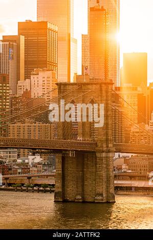 Brooklyn Bridge Sonnenuntergang New York City Stockfoto