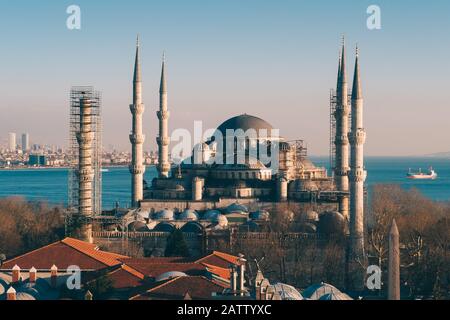 Istanbul, Türkei - 13. Januar 2020: Die Blaue Moschee im Sultanahmet-Viertel in Istanbul, Türkei Stockfoto