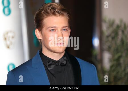 Schauspieler Joe Alwyn besucht das EE BAFTA After-Party Dinner im Grosvenor House Hotel in London, Großbritannien Stockfoto