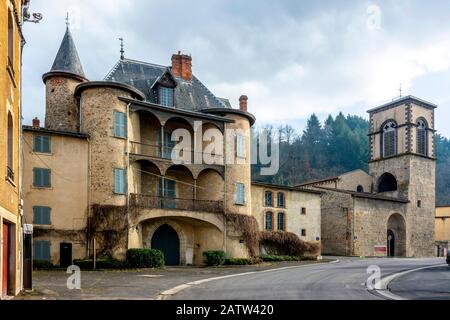 Thiers. Besteck-Hauptstadt, Regionaler Naturpark Livradois Forez. Alte Kloster und Kirche von Moutier. Puy de Dome. Auvergne-Rh -Alpen. Frankreich Stockfoto