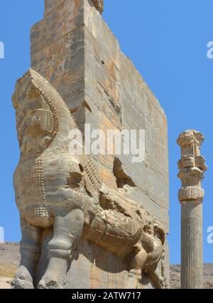 Teilweise Blick auf das Tor Aller Nationen, den Eingang zu Persepolis. Stockfoto