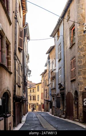 Thiers Besteckhauptstadt, Regionaler Naturpark Livradois Forez, Straße in der Altstadt, Puy de Dome, Auvergne, Frankreich Stockfoto
