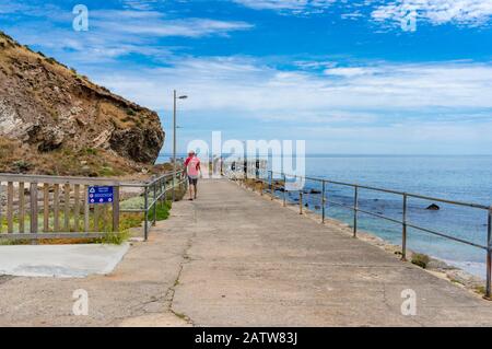 South Australia, Australien - 13. November 2017: Second Valley Jetty mit Menschen am sonnigen Tag Stockfoto