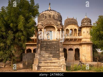 Indien, Rajasthan, Shekhawati, Rambagh, Dharamsala Gasthaus für Pilger, die an alten Tempel befestigt sind Stockfoto