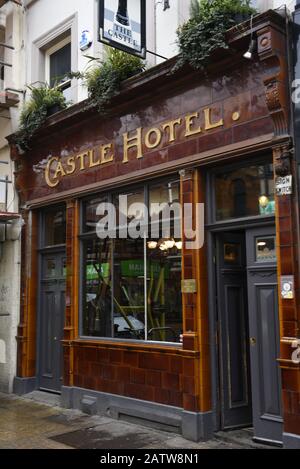 Castle Hotel Pub, 66 Oldham St, Manchester M4 1LE. Eine Kneipe im Stadtzentrum mit einem langjährigen Ruf für Live-Musik und literarische Veranstaltungen sowie für sie Stockfoto