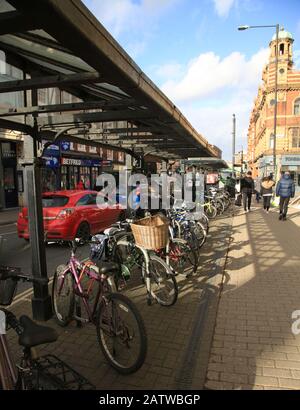 Fahrradparkplätze am Cross, Worcester, Worcestershire, England, Großbritannien. Stockfoto