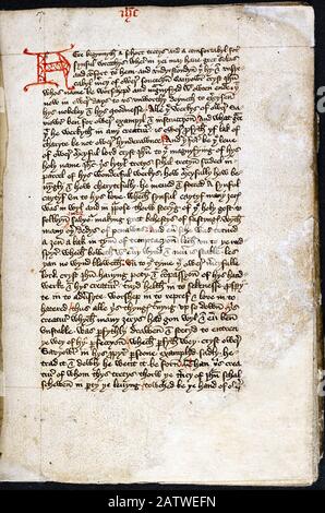 Das Buch von Margery Kempe die älteste bekannte, auf Englisch verfasste Autobiografie schuf etwa 1440. Margery Kempe (c.1373-c.1438) war eine analphabetische christliche Mystikerin und diktierte ihre Biographie 3 verschiedenen Amanuensis. Die einzige erhaltene Kopie des Handschriftens befindet sich in der British Library in London. Das Buch ist in nicht chronologischer Reihenfolge und enthüllt, dass Margery von der Schuld für eine sündige Vergangenheit gehackt wurde, Visionen von Jesus, Teufeln und Dämonen hatte und im Heiligen Land und in Europa auf umfangreiche Pilgerreisen ging. 1417 wurde sie verhaftet und wegen Häresie inhaftiert, bevor sie von einem Erzbischof entlastet wurde. Stockfoto