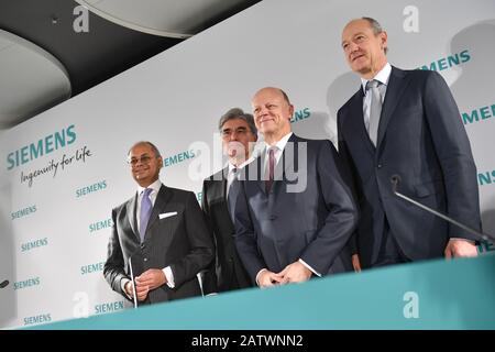 München, Deutschland. Februar 2020. Von links: Michael SEN (Mitglied der Geschäftsleitung), JOE KAESER (CEO, Management Chairman), Roland Busch (Chief Technology Officer und Mitglied der Geschäftsleitung bei der Siemens AG), Ralf P. THOMAS (CFO, CFO), Pressekonferenz vor der Siemens Hauptversammlung 2020 am 5. Februar 2020 in der Olympiahalle in Muenchen. Weltweite Verwendung Stockfoto