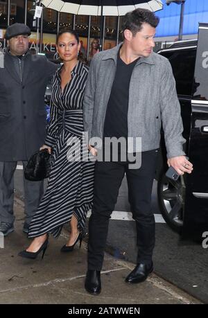 New YORK, New York - 04. Februar: Nick Lachey und Vanessa Lachey in Strahan, Sara & Keke in New York City am 04. Februar 2020. Kredit: RW/MediaPunch Stockfoto
