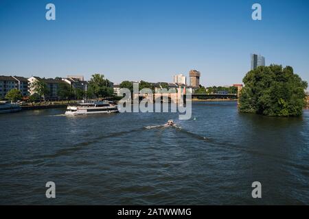Blick von der Brücke in Frankfurt Stockfoto