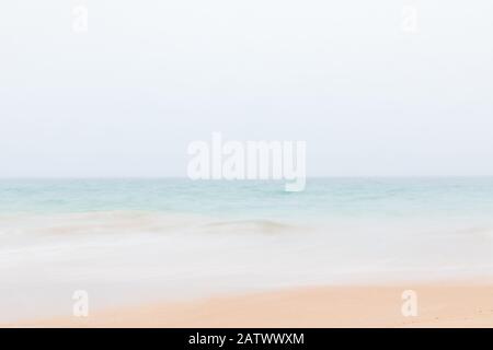 Meeresnebel Wyalup Rocky Point Beach Bunbury mit langer Belichtung Stockfoto