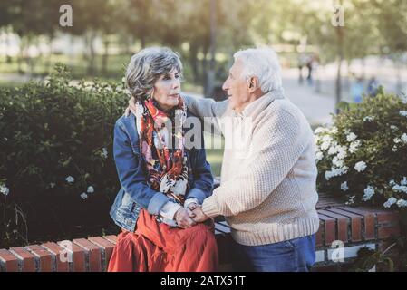 Porträt Eines älteren Ehepaares im Freien Stockfoto