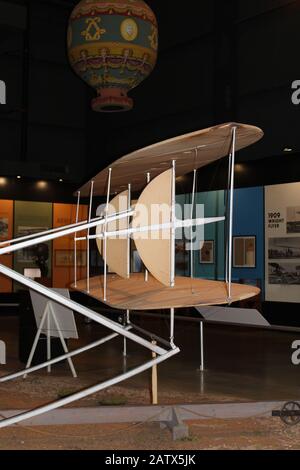 Wright Brothers Original Wright Military Flyer aus dem Jahr 1909 im National Museum of the United States Air Force in Dayton, OH Stockfoto